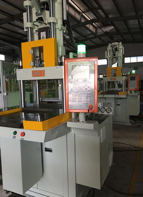 Alta efficienza 45 tonnellate singola slitta Shuttle Table Vertical Injection Molding Machine