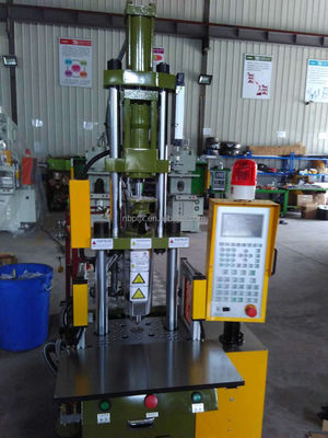 VERTICAL 45T Pressa ad iniezione BMC verticale in bachelite