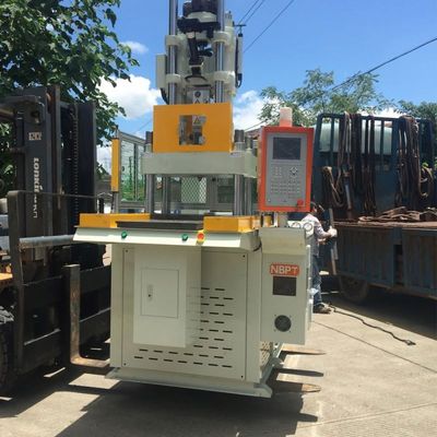 Single verticale tubo testa slide board injection molding macchina di iniezione di silicone completamente automatico