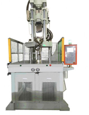 Verticale Verticale stampaggio a iniezione Tag Pin Making Machine