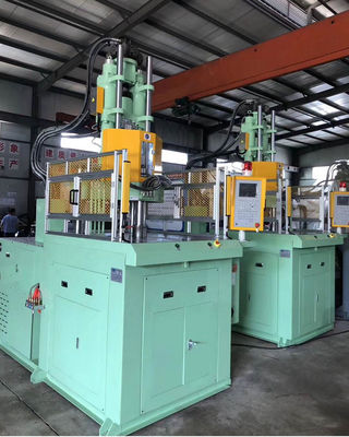 Fabbricante di macchine per lo stampaggio a iniezione a spirale verticale